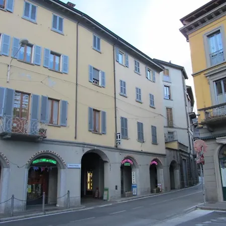 Apartment Il Pontile - Historic Center By Villavistalago Bellano *